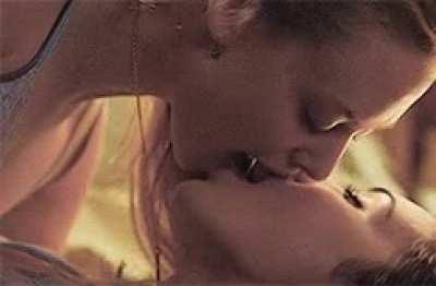 Megan Fox And Amanda Seyfried