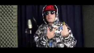 Guys let's help get this video to pewds.The guy who made it is a YouTuber named 2j and am trying to help him since he is a big fan.