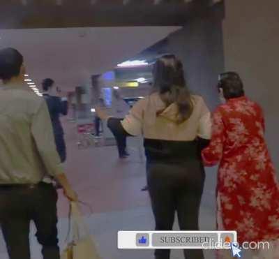 ASS ! 🍑 KAJOL DEVGAN NEW AND LATEST PLUMP ASS SHOW! UNSEEN!!!