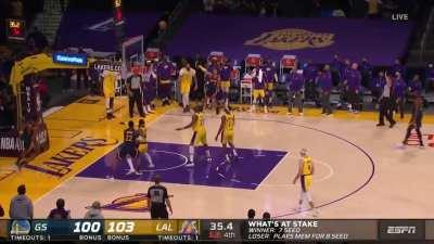 [Highlight] Jared Dudley steps onto the court and contests Jordan Poole's potential game tying three pointer with 35 seconds left