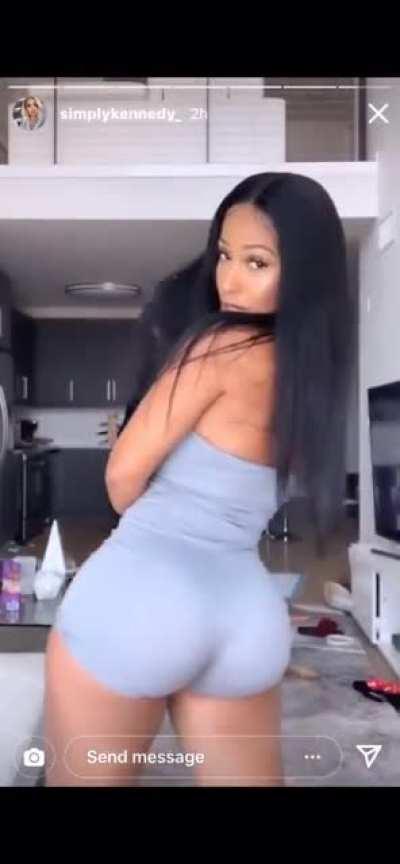 Throwback 🤤🍆🍑