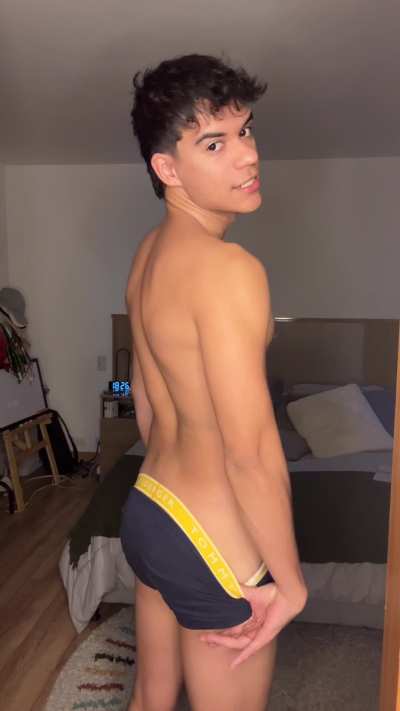 wanna see how will I use this dick to stretch your hole