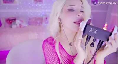 Cherry Crush’s Sensual Licks 🥵