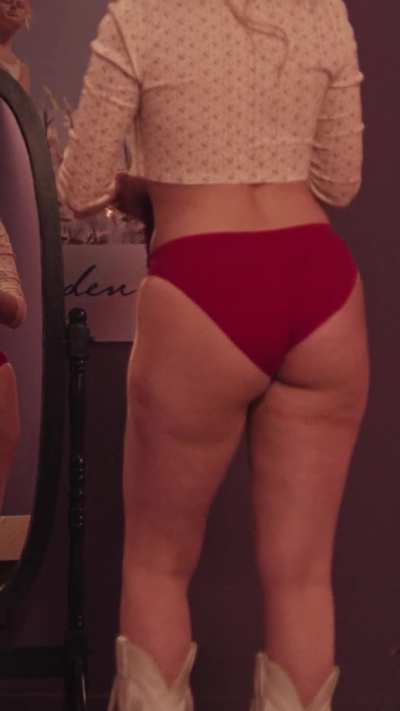 Victoria Pedretti - Forbidden Fruits (2026)