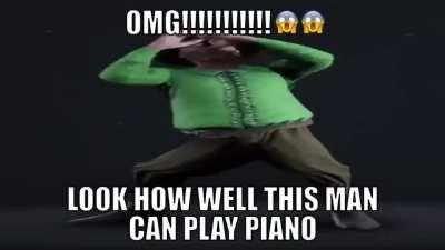 wow this man sure knows how to play piano😳
