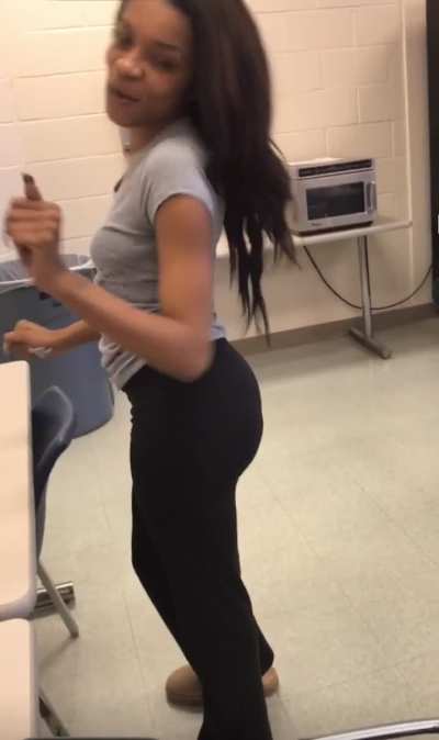 You got to pay to see her fuck me bro 💰💰💰🫡📚we got class