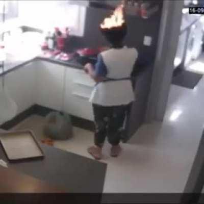 赤ちゃんを燃やす