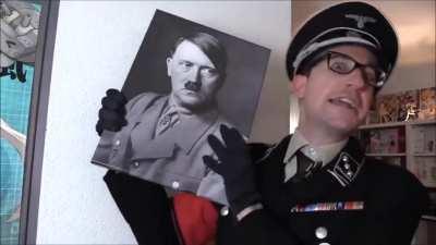 Hitler senpai!