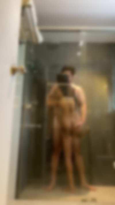 Steamy shower session is all you need after an intense sweaty [m]ake out 😄