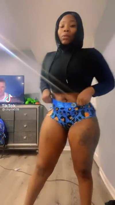 Perfect Body Pt 6 I’d Pay to tap that azz