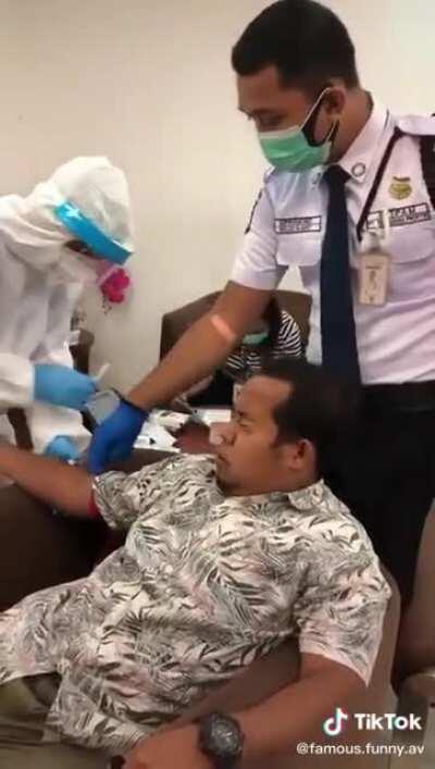 Grown man just can't take a needle