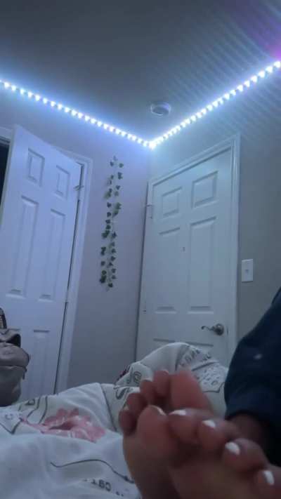 Selling all her content for $5