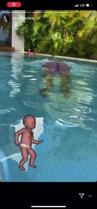 Wassup with reen tho it’s crazy how I kno these hoes name all because of draya 😂😭😭 sumbody show me the close pussy pic of draya please I need it lol