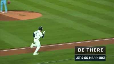 [Highlight] [Highlight] Jarred Kelenic ties the game with an opposite field solo home run.