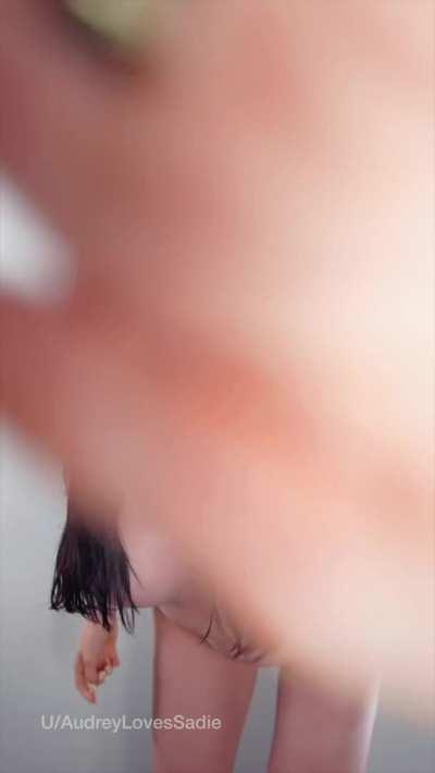 Meeting you in public vs meeting you in my bedroom 😏