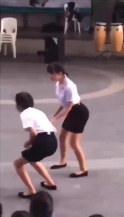 This is how you dance to Aphex