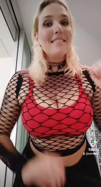 Hope you like bouncy 🍒 @sarothica