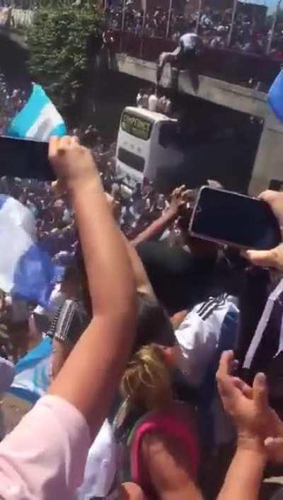 Uno conoce a Messi y el otro conoce al Diego