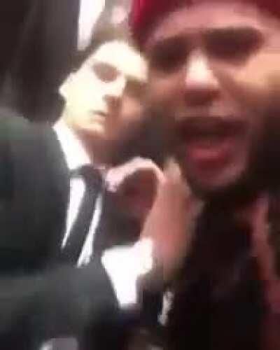 Ya se que estoy en el funeral de mi bro pero.. Una guerra de clanes?😳