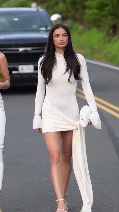 Kelsey Merritt... Arriving at Michael Rubin Annual July 4th White Party