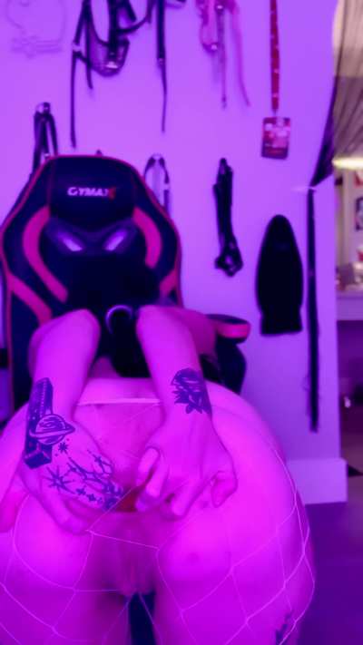 Stretch me out like a good slut