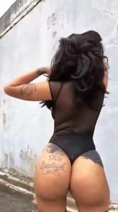 I was not expecting all that ass 😳🍑🔥