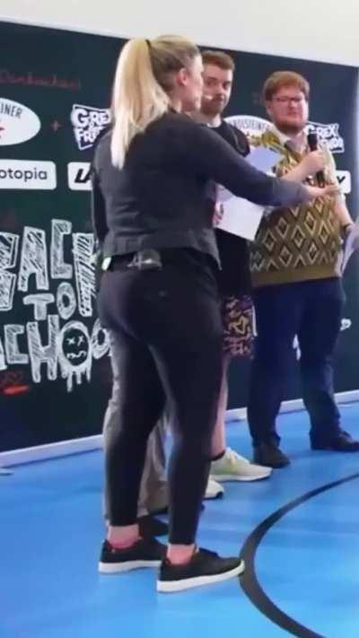 Melek Balgün (PietSmiet - Influencer Back to School Stream)