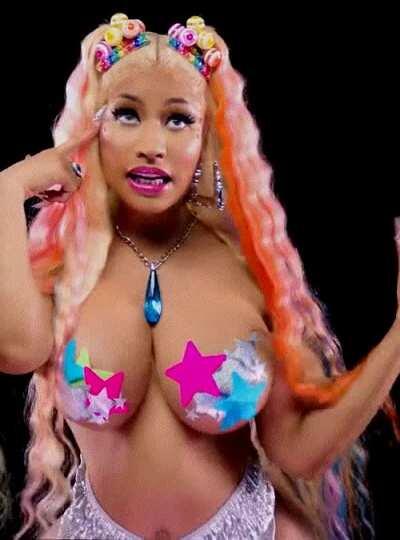 Nicki with no jacket gif! <3