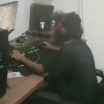 Batalha Insana! Que ate derrubou o pc.