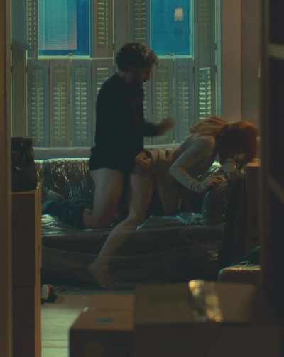 Jessica Chastain getting her MILF  cheeks clapped