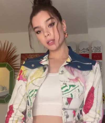 Hailee listening to music via IG (June 2021)