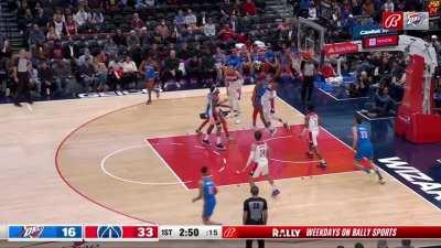 [Highlight] SGA with a spectacular and-1 finish