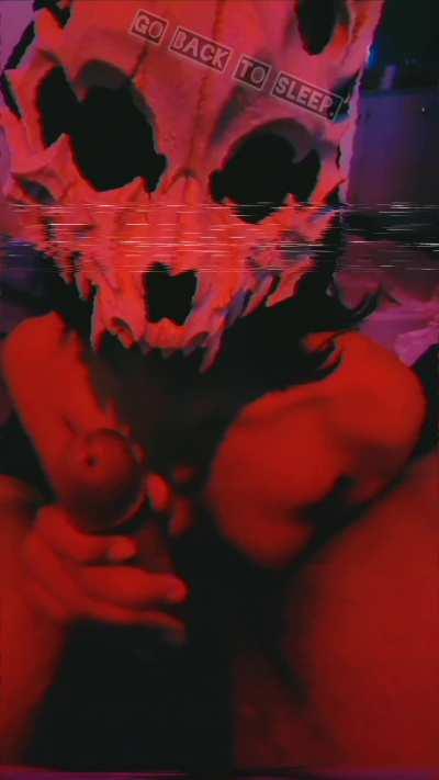 Thought I'd give you a scared boner 💀