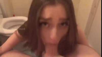 [/r/NsfwUnlocked] Cumming in her mouth after a shower