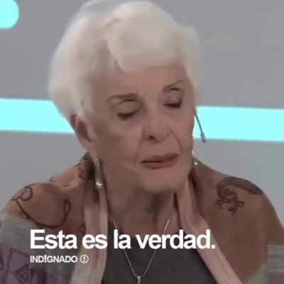 Madre de Plaza de Mayo canta la posta!!!