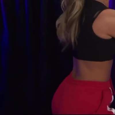 Anna Jay 🍑 (10/16/24)