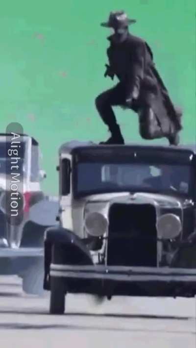 Spider noir in action 