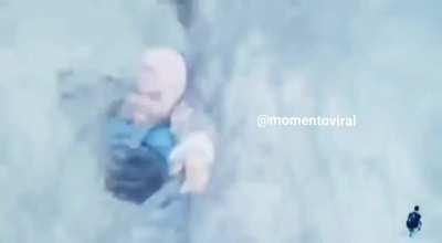 Достойна подержать моё пиво