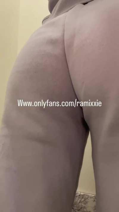 Free OF 🍑💨✨ My farts are so loud 😆