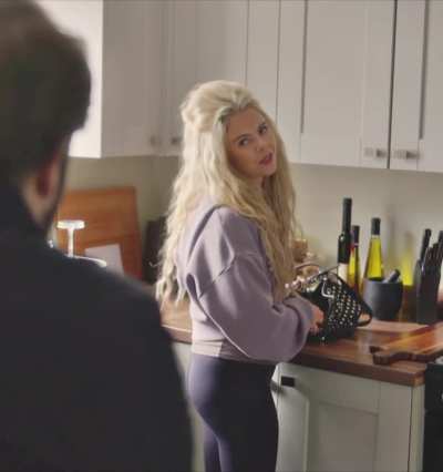 Birthday Booty: Saoirse-Monica Jackson in This City Is Ours [S1E6-2025]