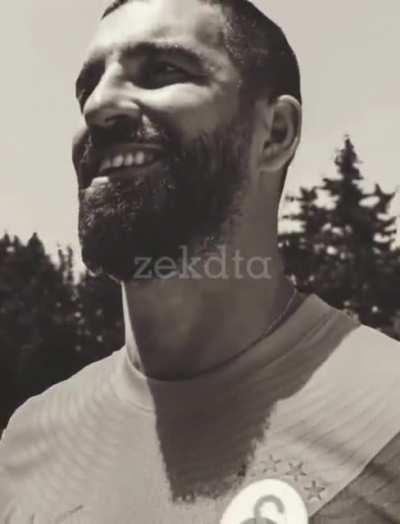 Giga Chad = Arda Turan ?!