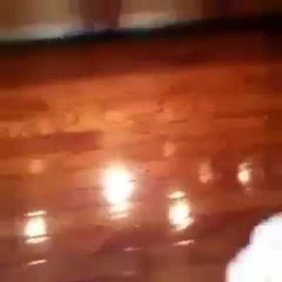 Outra opção boa pra matar essa aranha seria queimar a casa