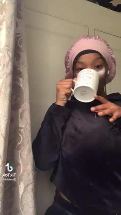 She can expect to earn $100,000 to $250,000 in her first month.