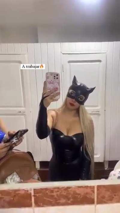 Reviviendo el server culos (Carlita en su empleo 🌌)