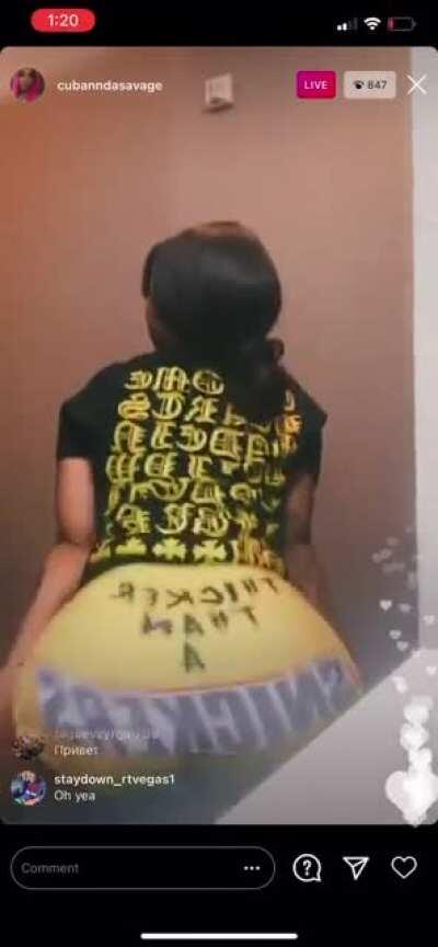 Don’t know what happen to her CubanDoll Sub... but this was last night 😩 new sub we lit