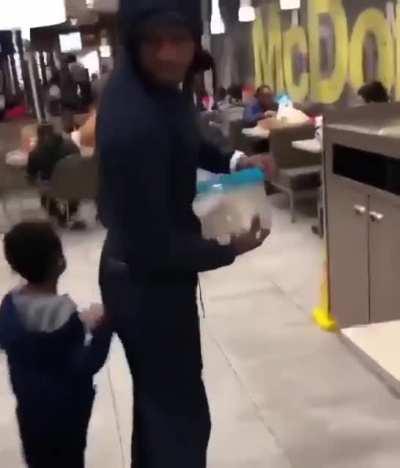 POS releases a rat in McDonald's because of wrong order (Fixed the title for you r/PublicFreakout)