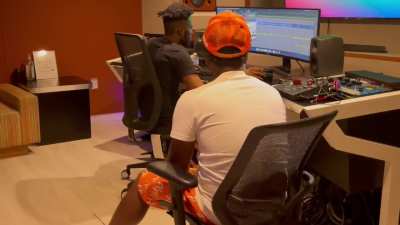 Wizz Havinn - Why they hatin on me all I did was grind 🛹