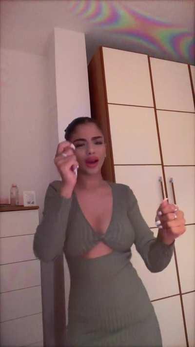 Just trying to get pool party ready 🎉