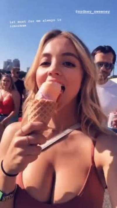 Sydney Sweeney has me pumping