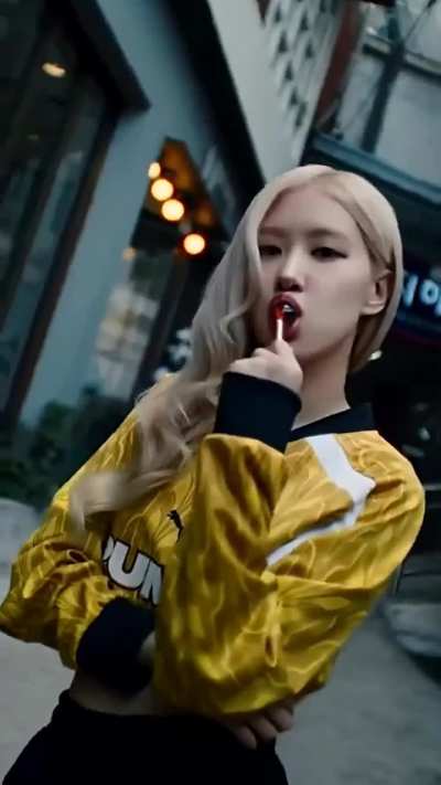 Rosé drained me with her sucking 